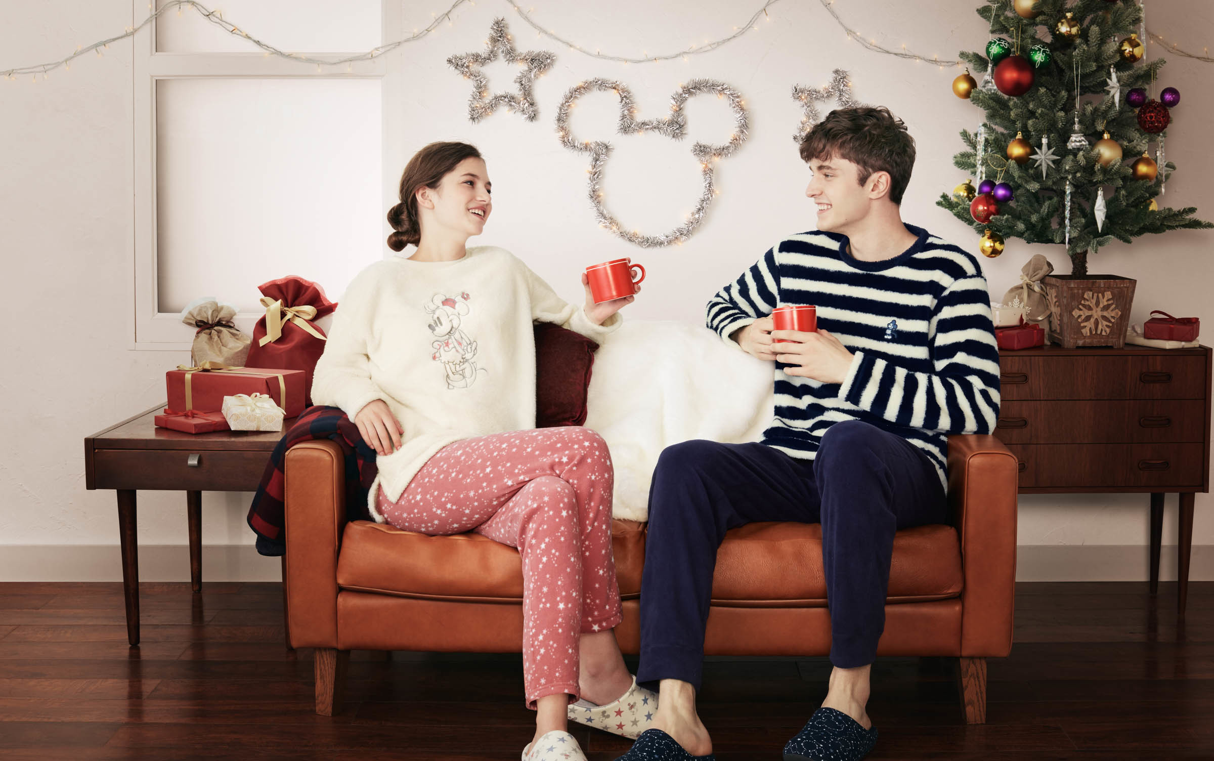 ユニクロ ディズニーからホリデーコレクションが登場