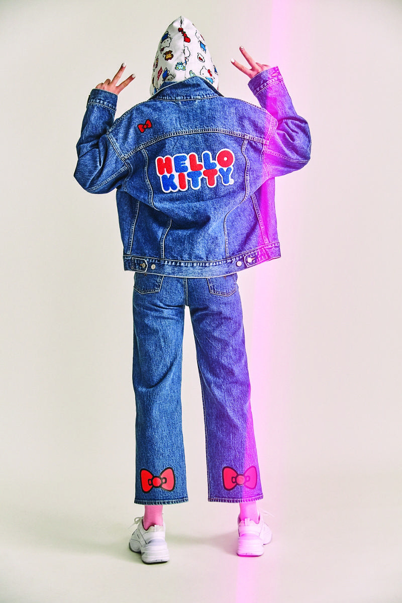 リーバイス ハローキティがデザインされたトラッカージャケットなど11型を発売 Fashionsnap Com