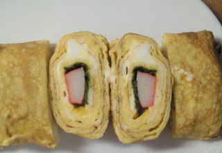 可愛い お弁当にぴったりな カニカマ卵焼き 7選