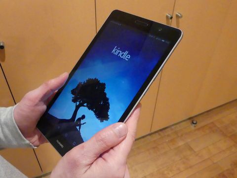 漫画読むならやっぱり8インチ Mediapadでいつでもキングダムな夫婦
