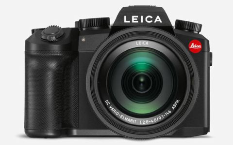 ライカ 高倍率ズームレンズやバリアングル液晶など使いやすいコンデジ V Lux 5