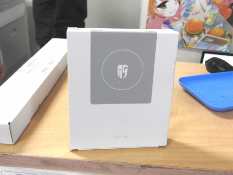 お気に入りのフィギュアをpcケース内に飾れるブラケット アスキー Line News