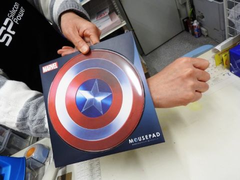 ファン必見 キャプテン アメリカ 盾デザインのマウスパット登場 アスキー Line News