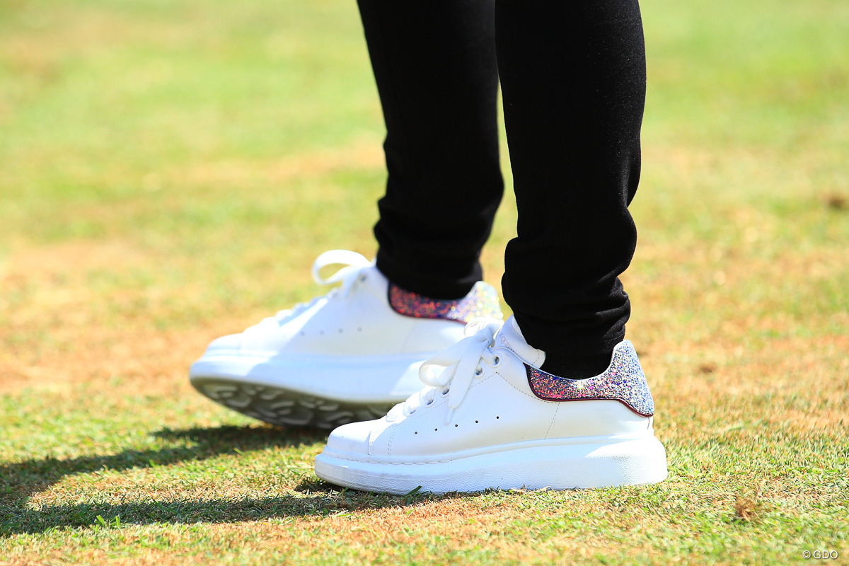 パリでシャネル本店へ 鈴木愛は ご褒美バッグ を購入 Gdoゴルフニュース Line News