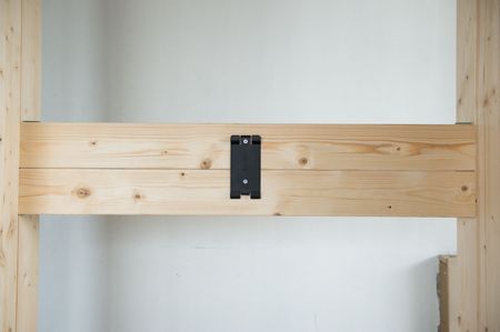 2×4と1×4の板の突っ張り棚 ディアウォール ウォリストDIY