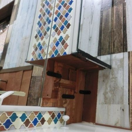 セリア タイルシールで洗面台周りをプチ リノベーション 暮らしニスタ