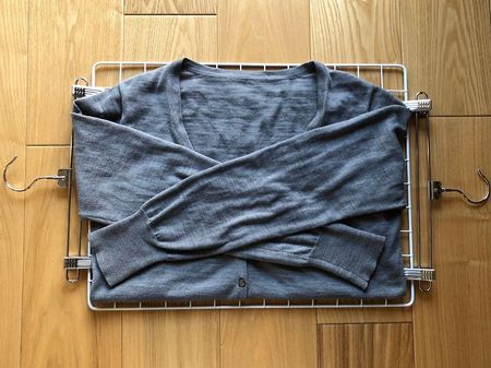 100均の 型くずれ防止平干しネット でお気に入りのセーターを干そう 100均の 型くずれ防止平干しネット でお気に入りのセーターを干そう