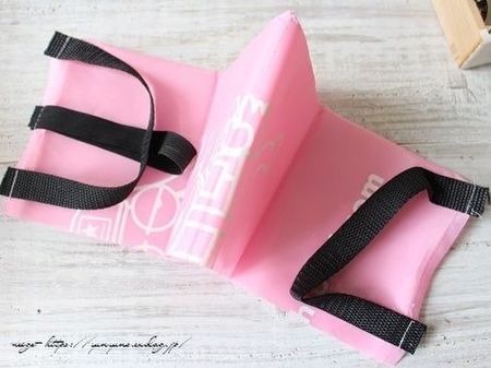 100均リメイクで 飛行機フットレスト の作り方 機内快適グッズ