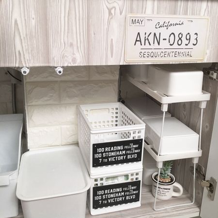 セリア ダイソーで洗面台下をすっきりスタッキング収納