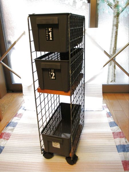 １００均ワイヤーネットで 気になるすき間収納