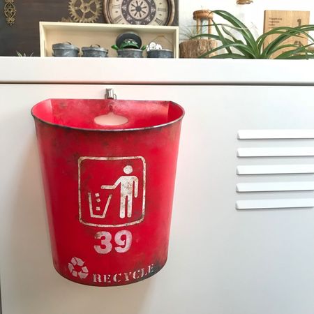 これ使える セリアの壁掛けゴミ箱をリメイク 暮らしニスタ Line News