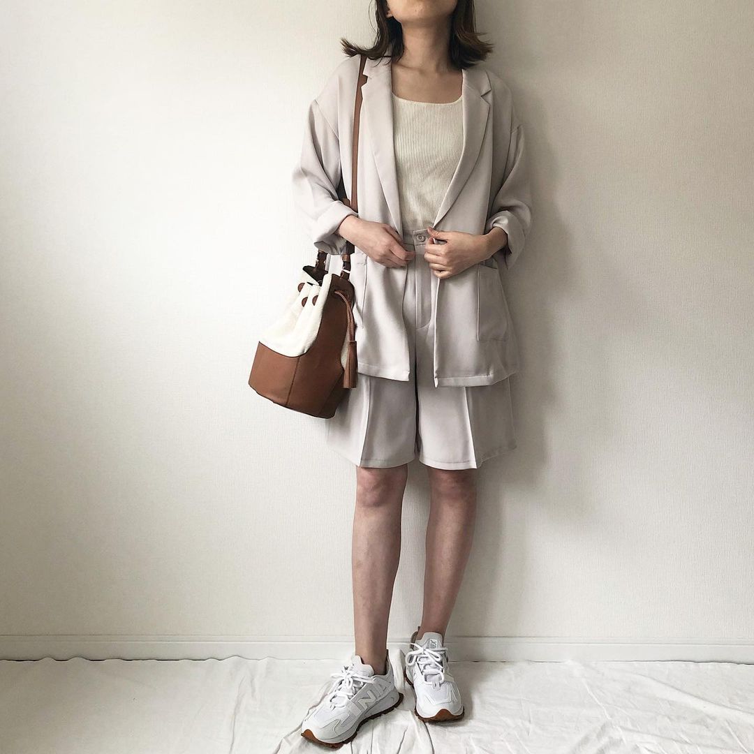 このカタチが大好きなの Gu の スクエアネック がおしゃれインナーすぎる件 コーデスナップニュース Line News