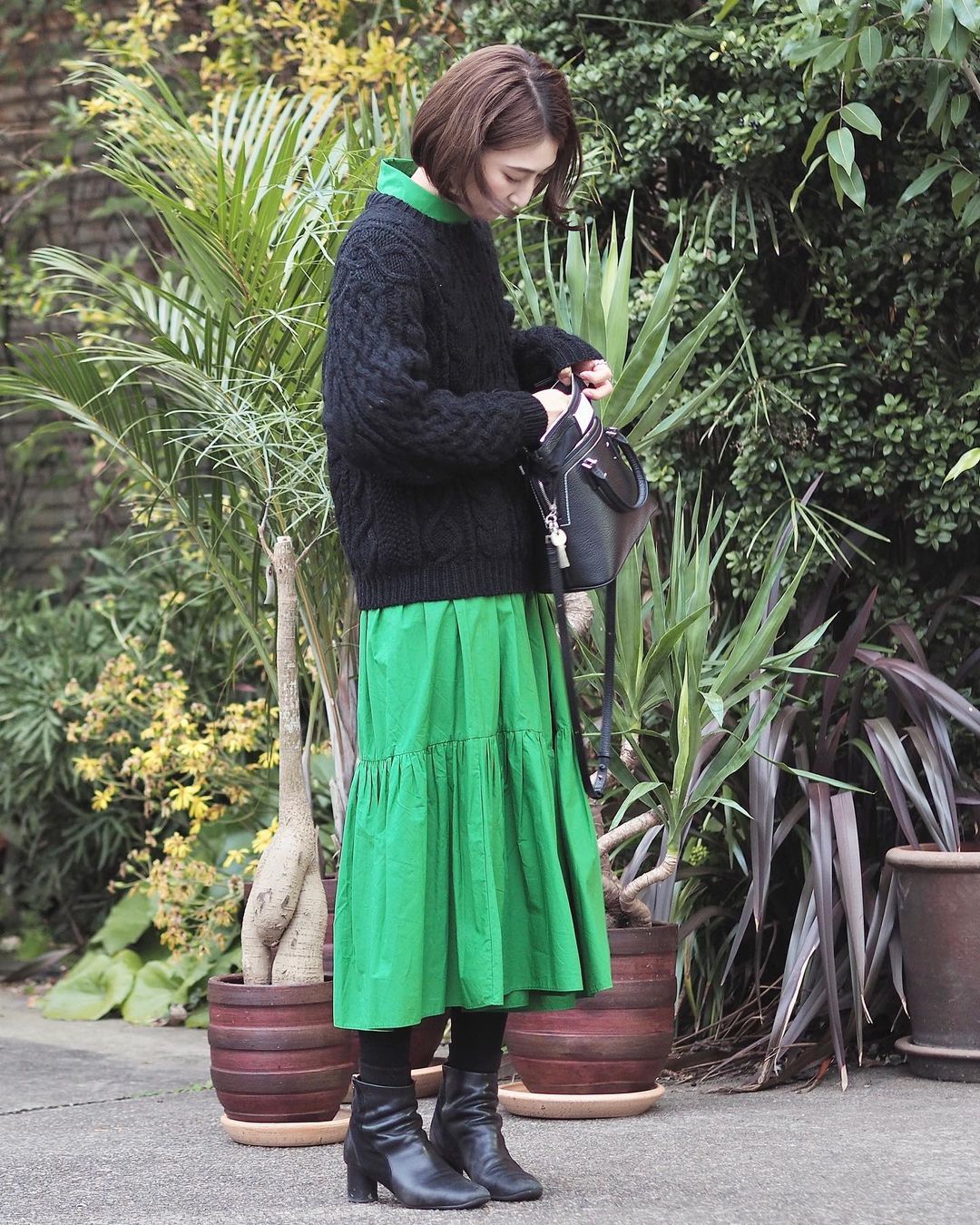 グリーンの鮮やかさが魅力的 Zara の マキシワンピ がとにかくオシャレなんです コーデスナップニュース