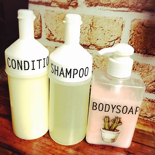 シンプルで使い勝手抜群 セリアのオイルボトル