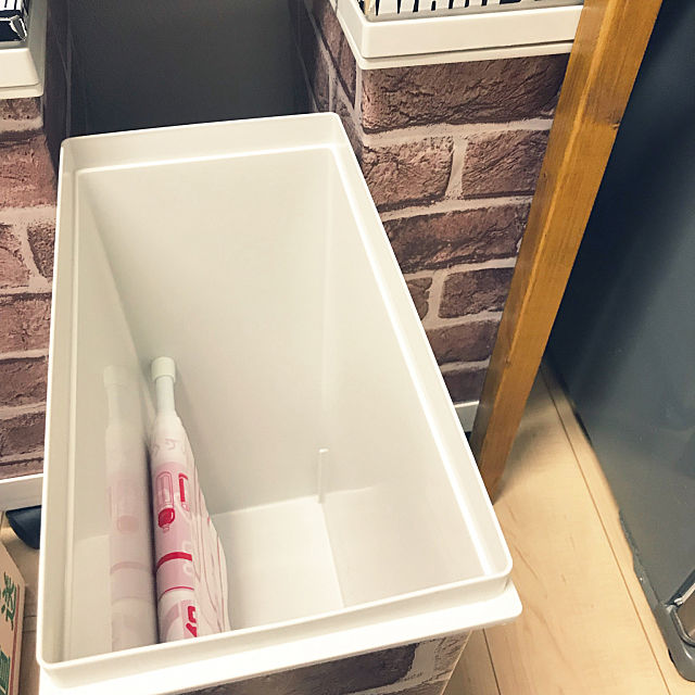 プチプラグッズで作れる ゴミ袋ストックの収納アイデア Roomclip Mag