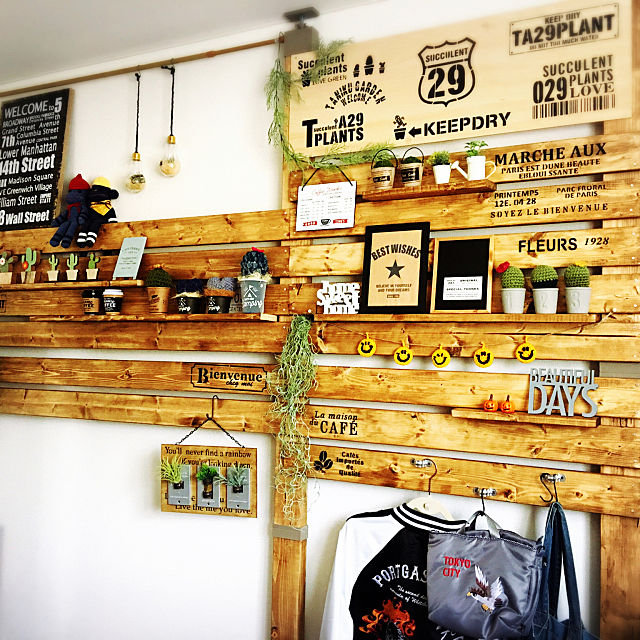 壁に穴は開けない 壁面収納 ディスプレイ安心アイディア Roomclip Mag Line News