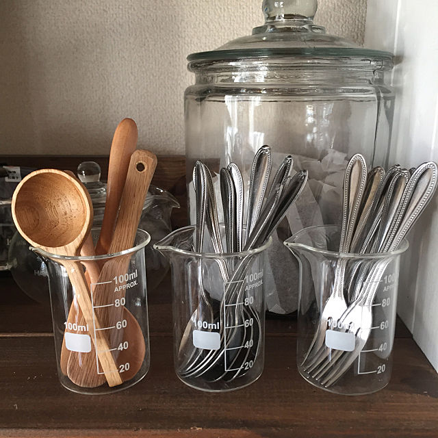 理系アイテムが大人気 100均でも買えるビーカーの使い方 Roomclip Mag Line News