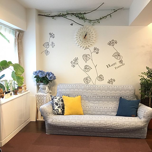 インテリアに趣きを 存在感を活かす枯れ枝ディスプレイ Roomclip Mag Line News