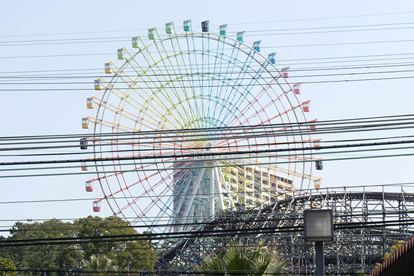 ひらパーの観覧車が虹色取り戻してる 以前より鮮やか 枚方つーしん ひらパーの観覧車が虹色取り戻してる 以前より鮮やか 枚方つーしん