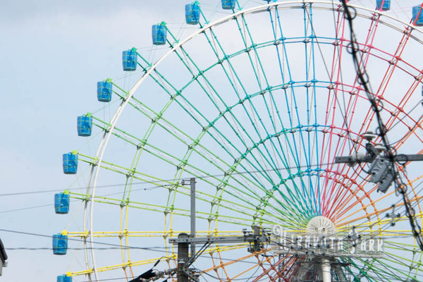 ひらパーの観覧車が虹色取り戻してる 以前より鮮やか 枚方つーしん ひらパーの観覧車が虹色取り戻してる 以前より鮮やか 枚方つーしん