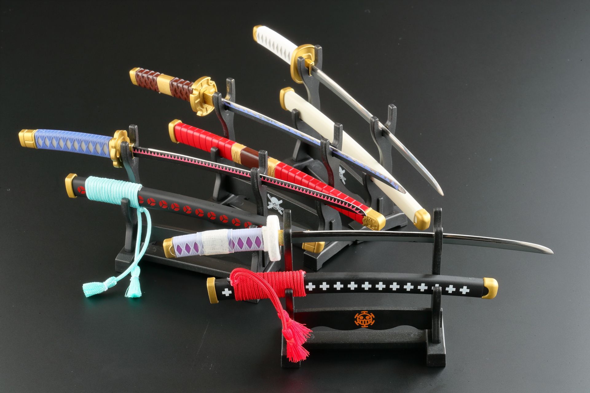 ワンピース ゾロ の名刀をちりばめた印傳の財布が登場