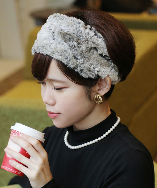 男ウケ抜群 ミディアム ストレートは女性の味方