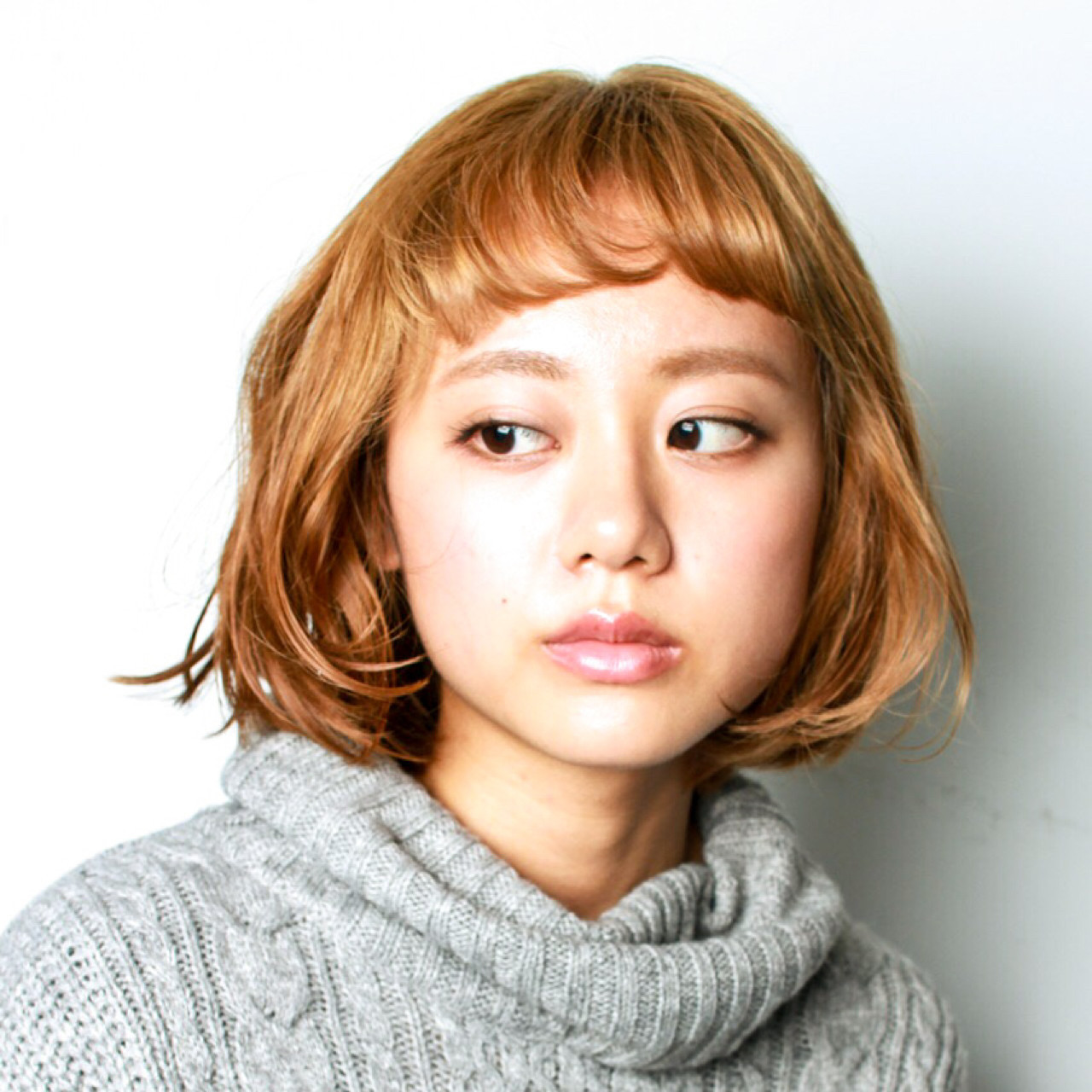 前髪短めショートボブで個性的 かわいい髪型をつくろう