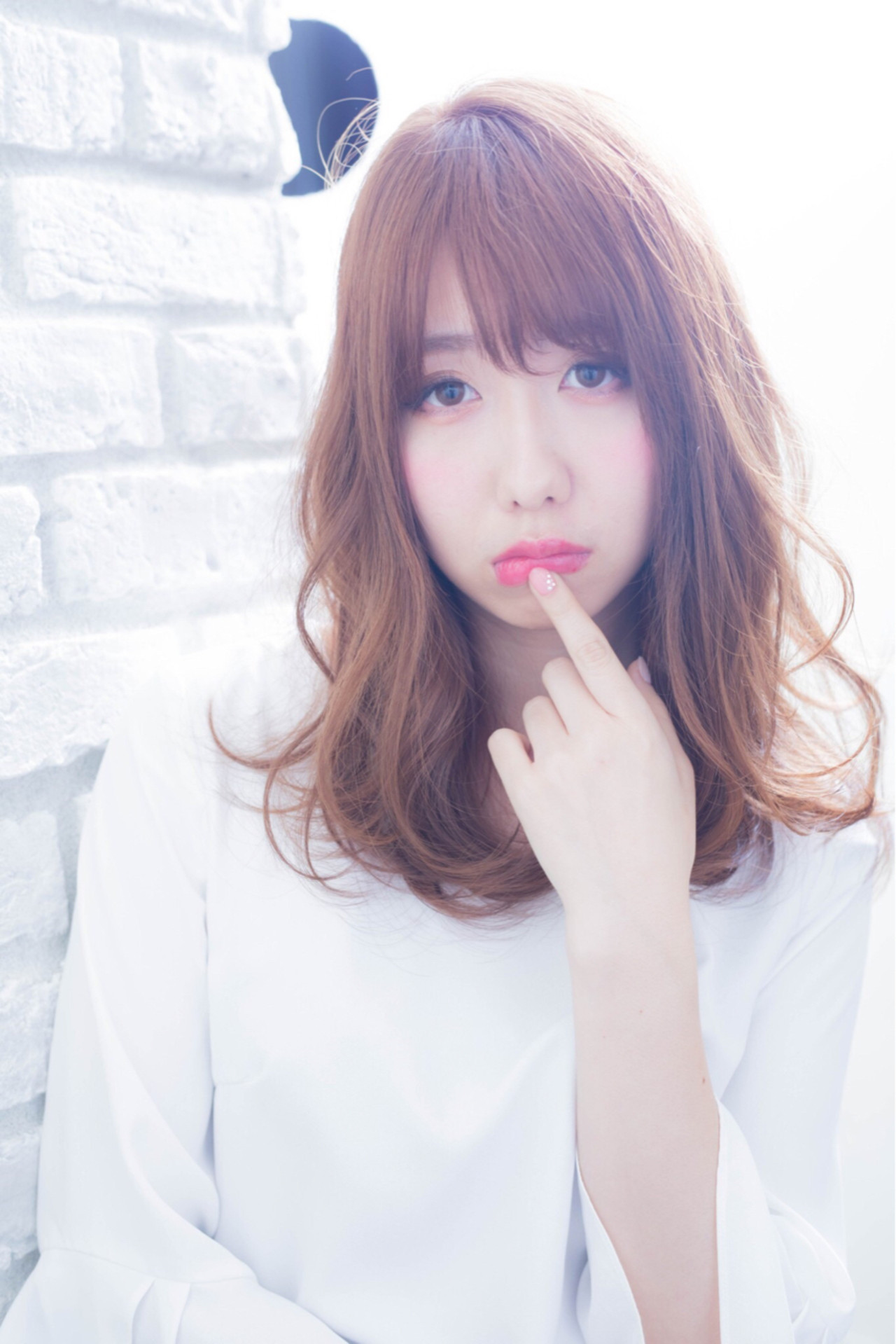 丸顔さん向け セミロング パーマで大人の愛されヘアに 丸顔さん向け セミロング パーマで大人の愛されヘアに