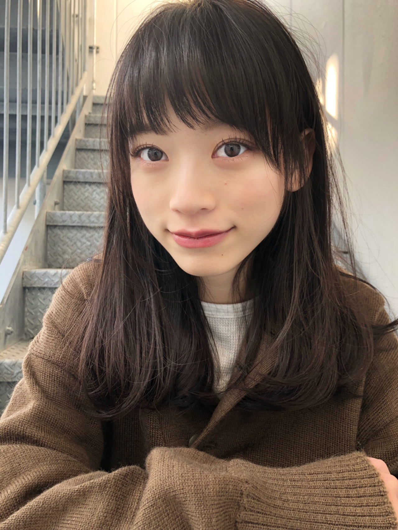ストレートヘアアイロンで作れる長さ別基本の巻き方