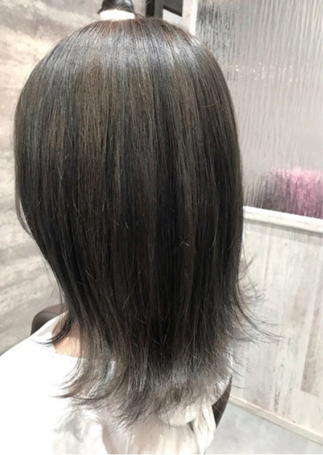 黒髪ミディアムは丸顔におすすめ 旬のスタイルをget