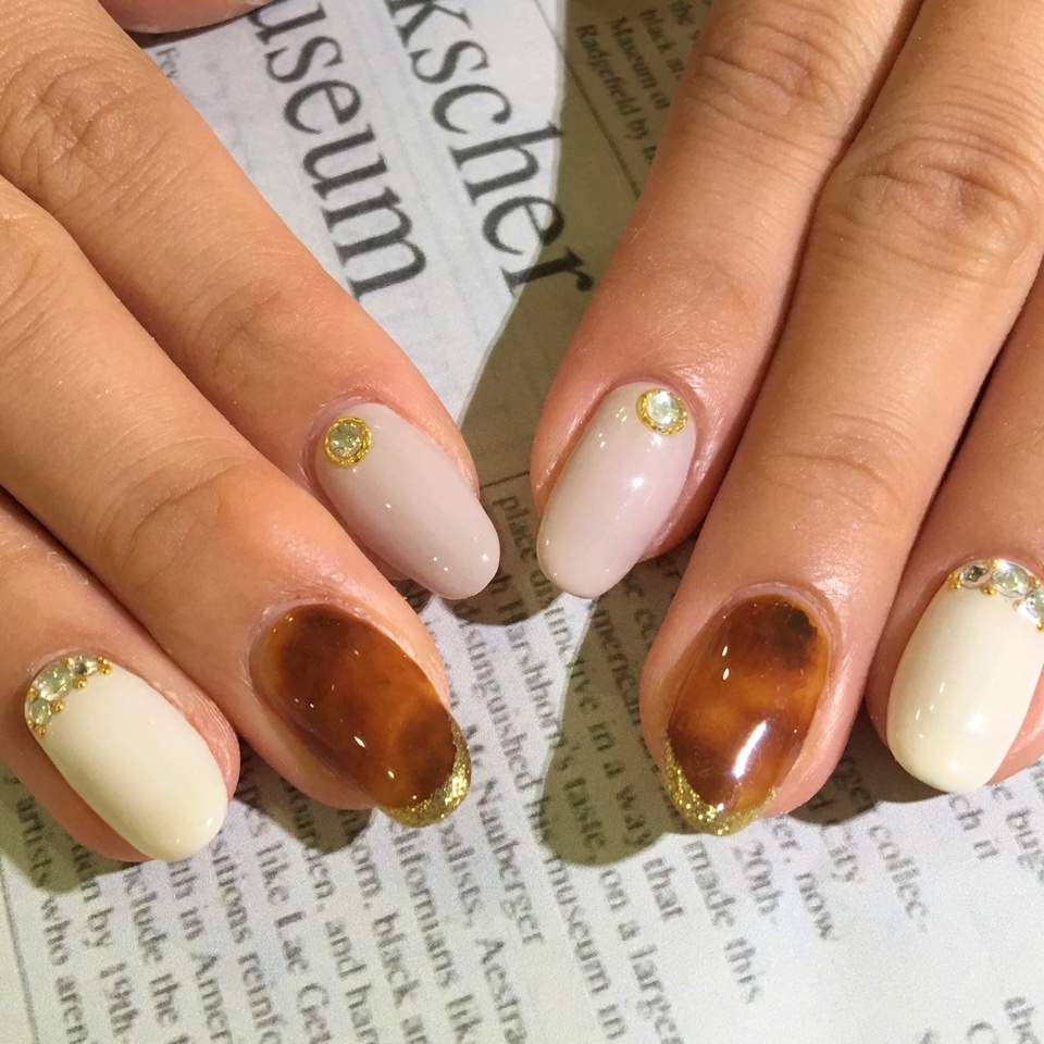 冬におすすめ 上品でお洒落なべっ甲ネイルデザイン