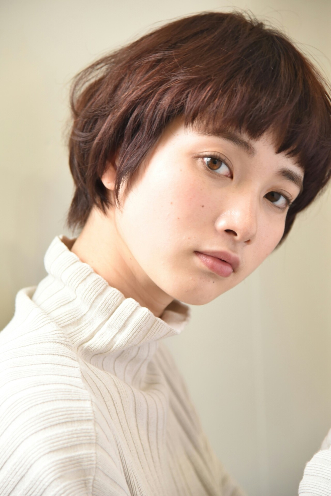 意外にもこんな効果があるんです 眉上バングが人気のワケ