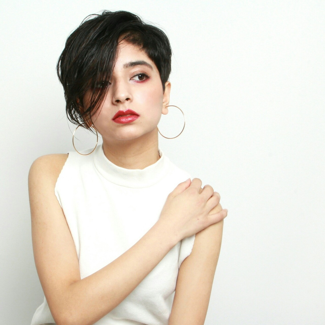 メイクで変われる 黒髪 赤リップで魅力的なsexy女子に