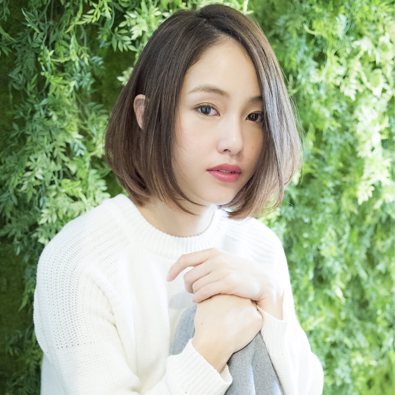 スッキリ小顔に見える髪型でコンプレックスをカバー