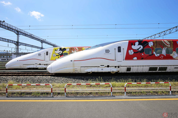 赤い ミッキー ミニー新幹線 初公開 黄色い第1弾と共演