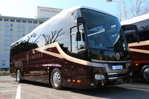 阪急電車イメージの豪華バス クリスタルクルーザー菫 登場 名は宝塚歌劇団に関係 乗りものニュース Line News