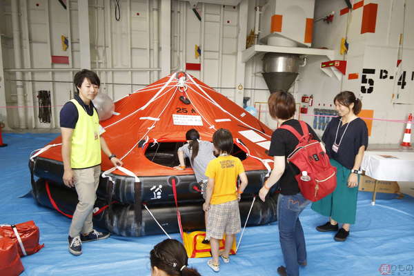 日本郵船 巨大な自動車専用船 アリエス リーダー 内部を公開 エンジンも超強力 乗りものニュース Line News