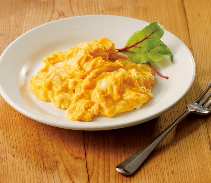 余熱で失敗なし ふわふわスクランブルエッグの作り方 自炊のトリセツ おいしいごはんの法則 ダ ヴィンチニュース Line News